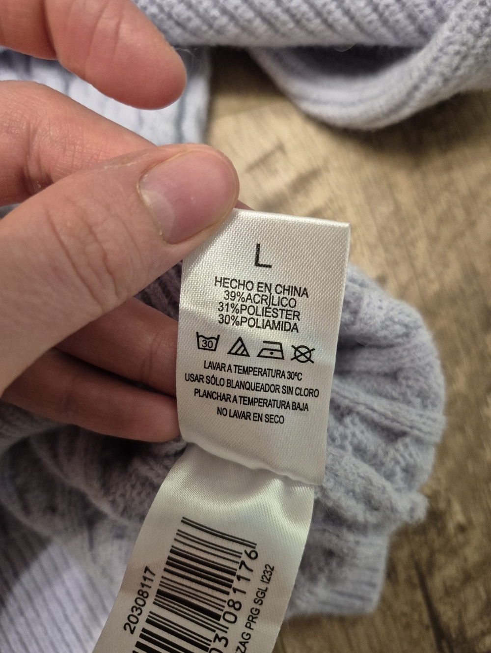 Singular Women's Feminine Spring Lilac Cable Knit Crewneck Sweater Size Large - Picture 5 of 5